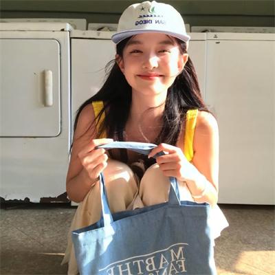 她比星辰更闪耀